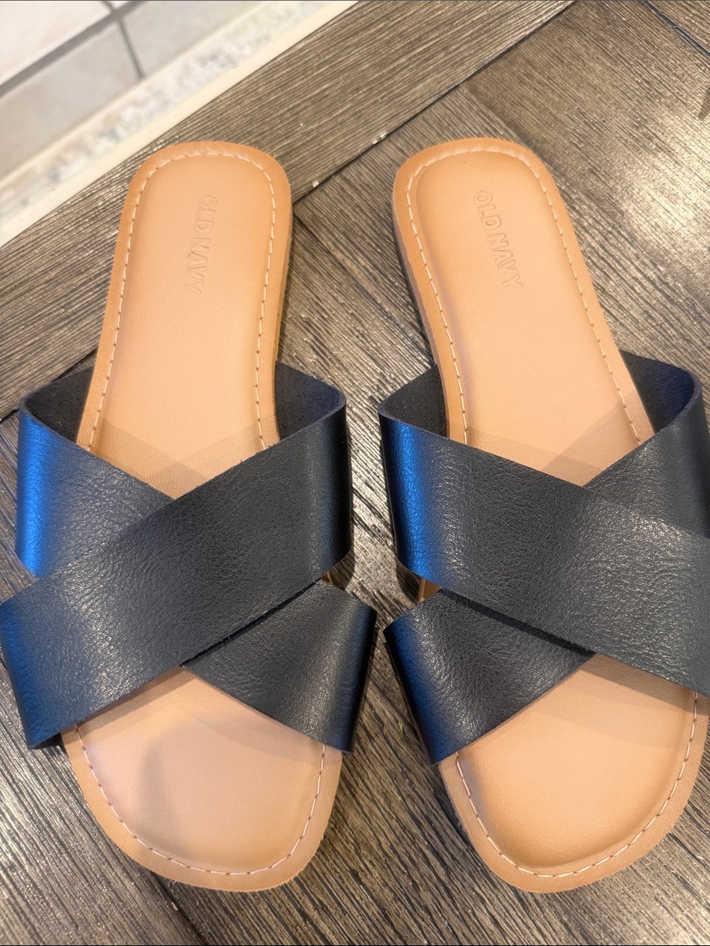 Old Navy Black Crisscross Slide Sandals with Tan Footbed 7